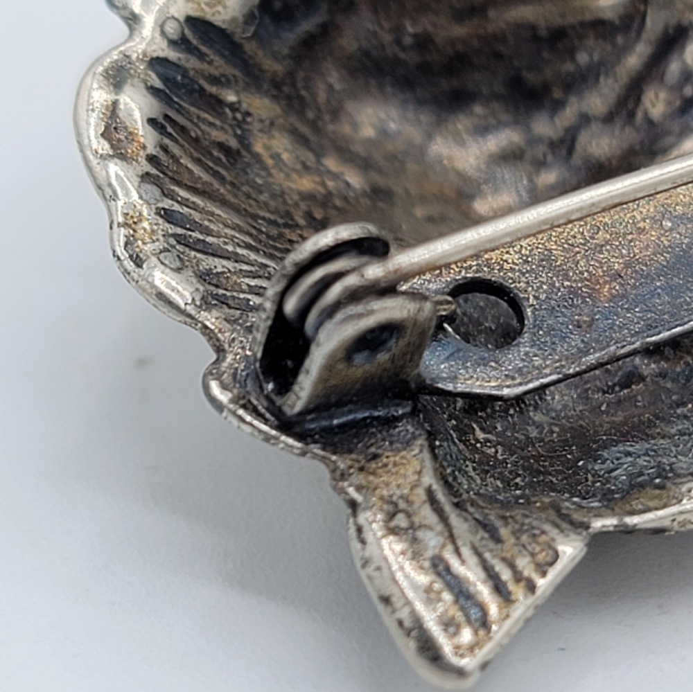 Brass Cat Face Brooch Pendant – Whimsical Vintage Tabby, Dual Use - Picture 8 of 12